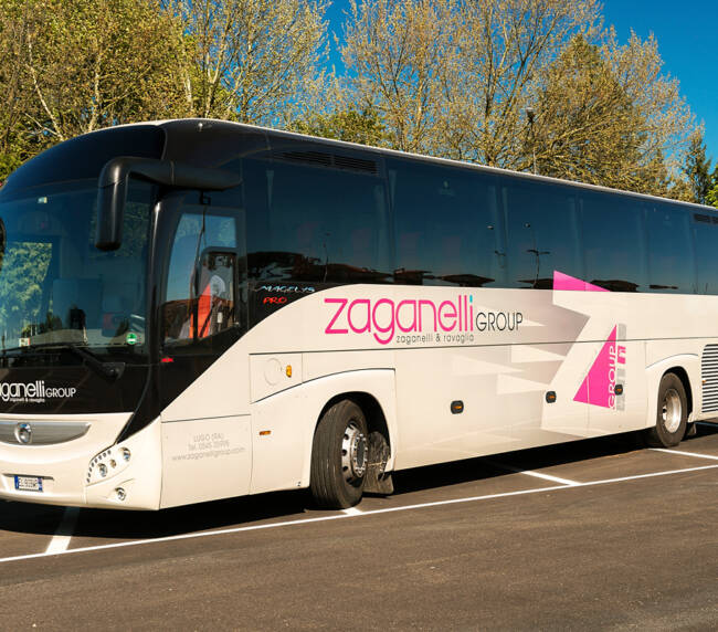 Foto autobus di linea Zaganelli Group